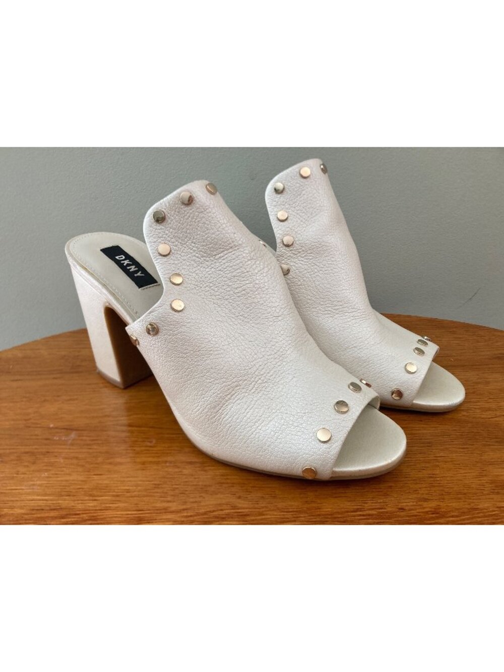 DKNY Hester White Leather Studded Open-Toe Heeled Mules US 8.5M Edgy Minimalist